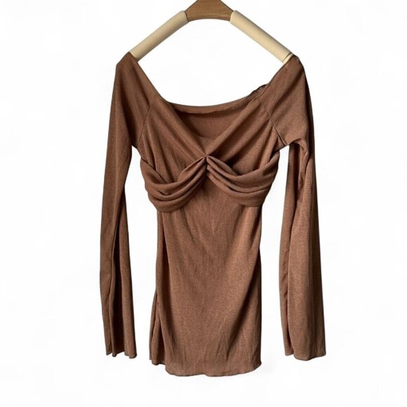 Nude off-the-shoulder long sleeve top with ruched detail - Picture 3 of 5